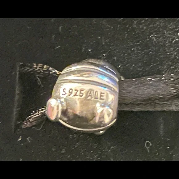 Pandora RETIRED Queen Bee sterling and gold crown